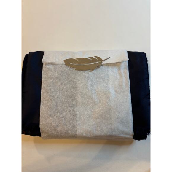 CHRISTIAN DIOR Vintage Navy Paisley Scarf, Dbl Sided Italian Silk & English Wool - Picture 5 of 5